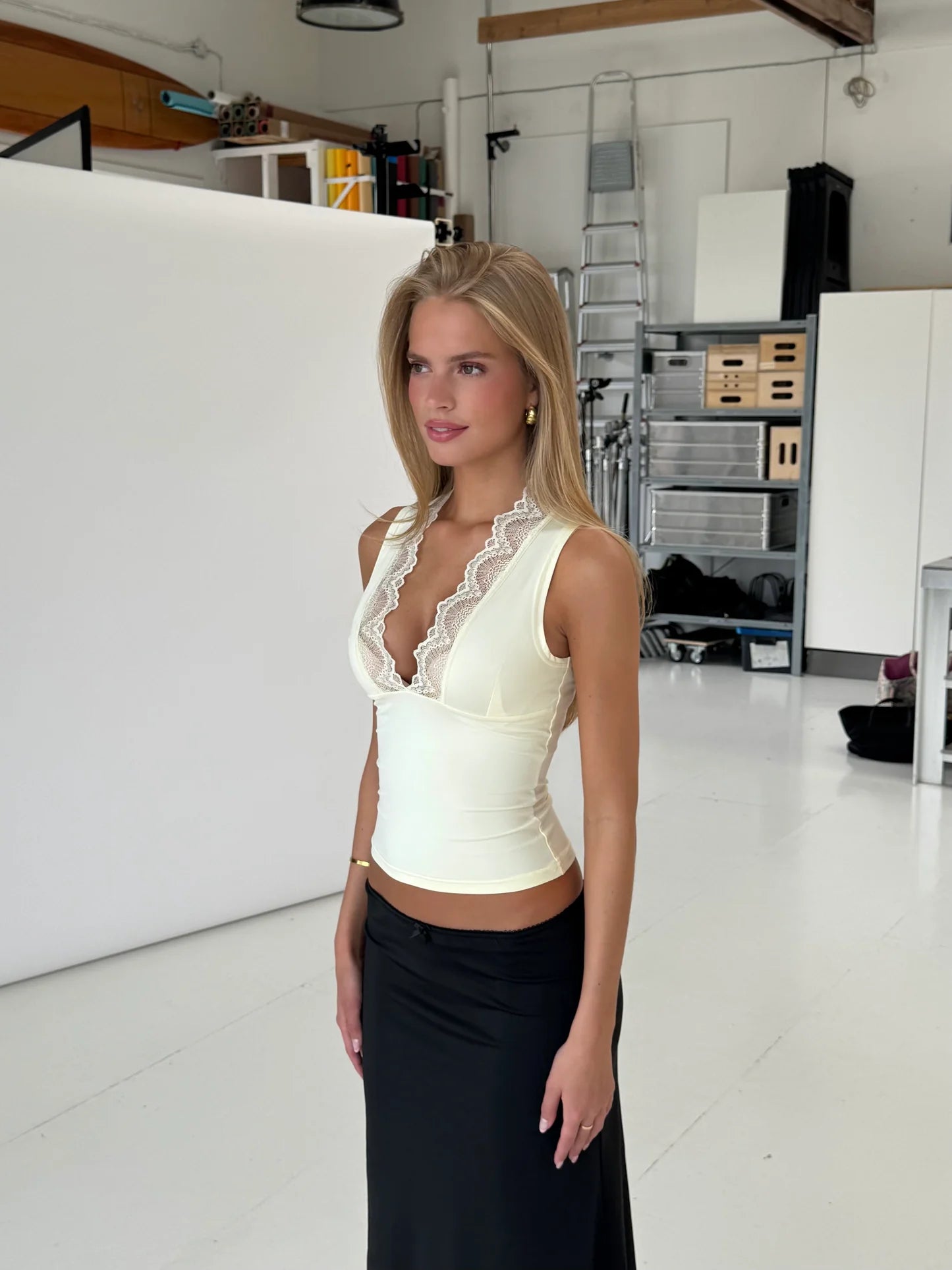 Lucia basic lace top - black
