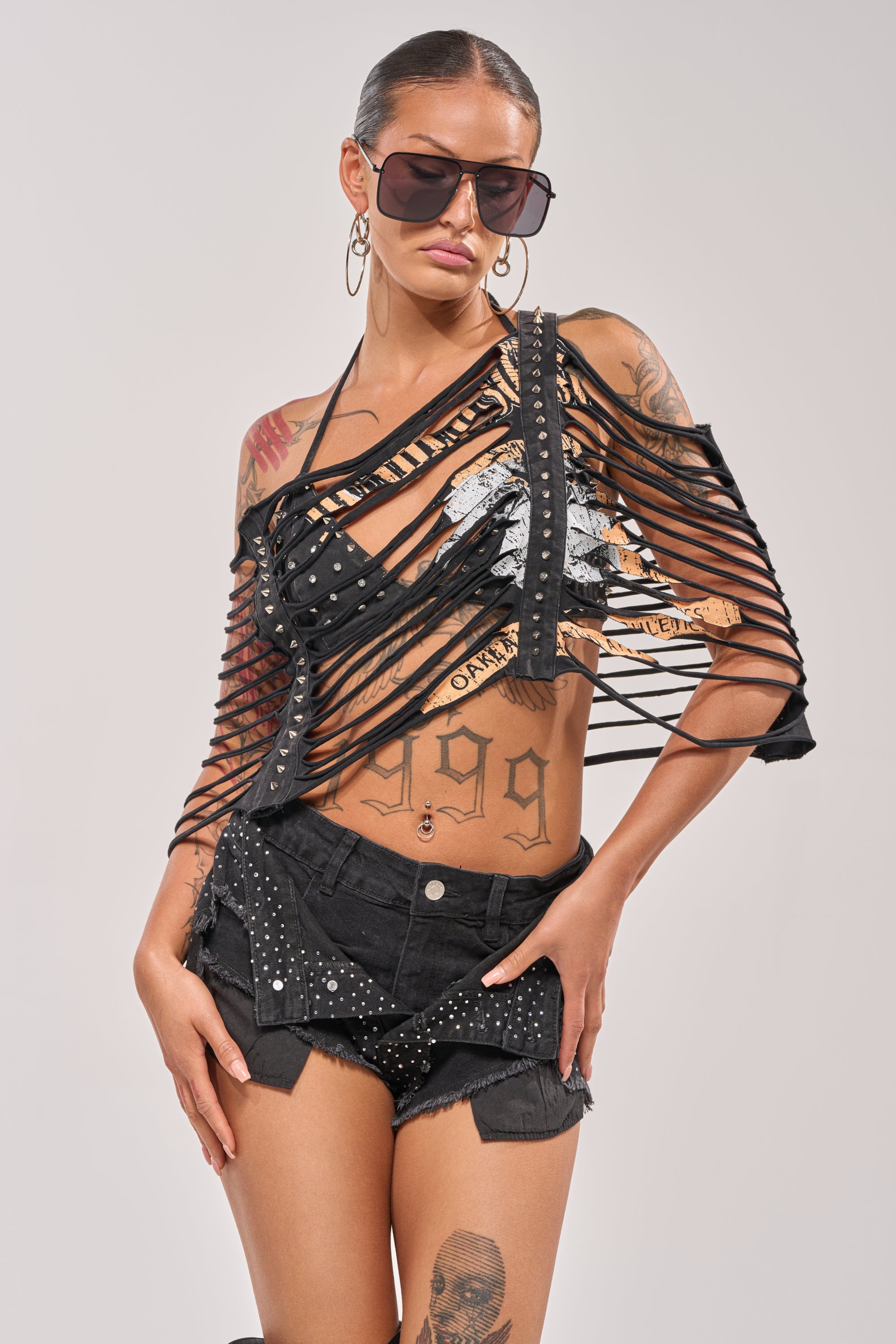 CHELLA DISTRESSED TOP
