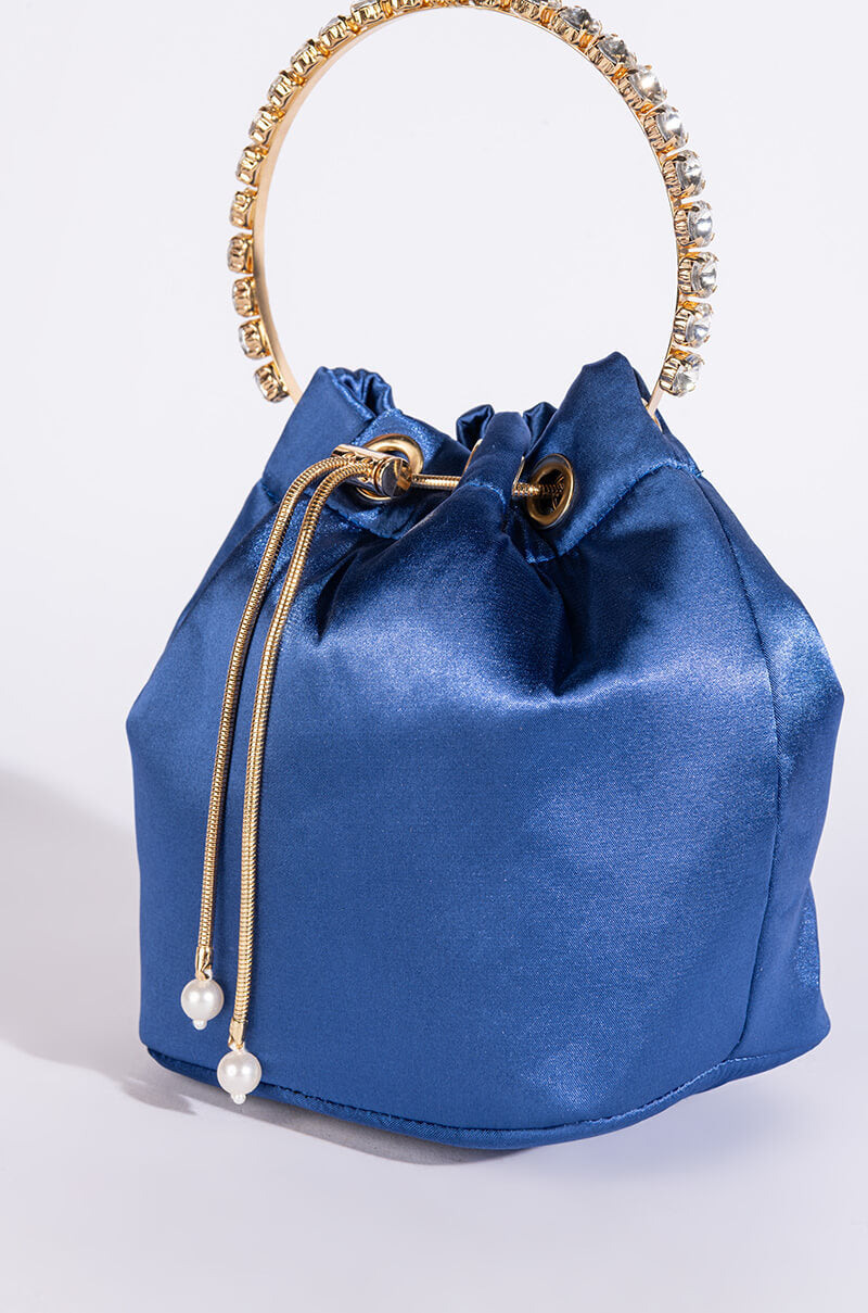 DEJA VU BUCKET BAG