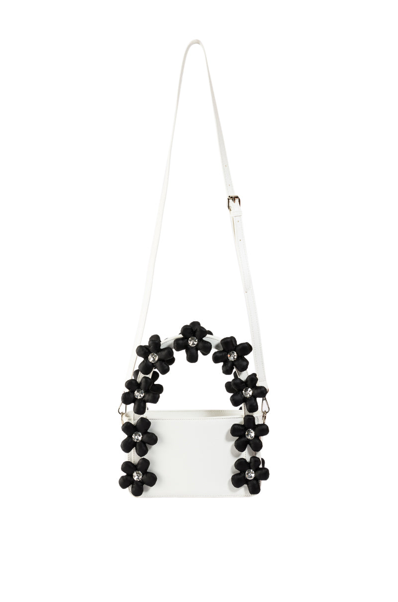 DOMINIQUE BAG WITH FLOWER HANDLES IN WHITE