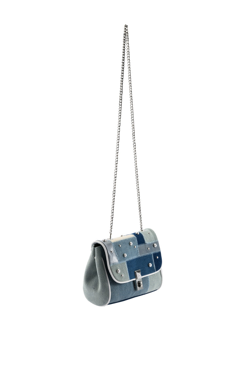 IZZY & ALY DENIM PATCH PURSE